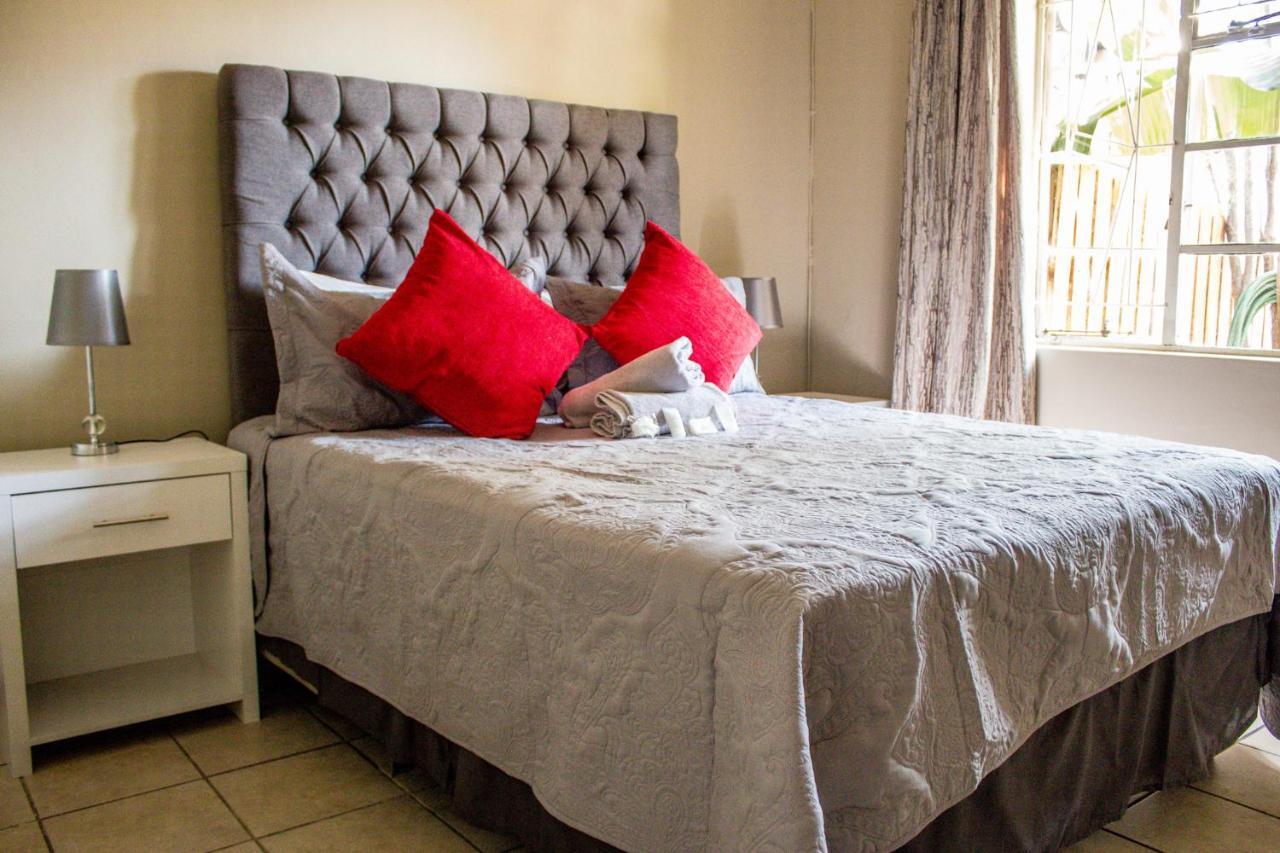 Pro Active Guest House Pretoria-Noord エクステリア 写真